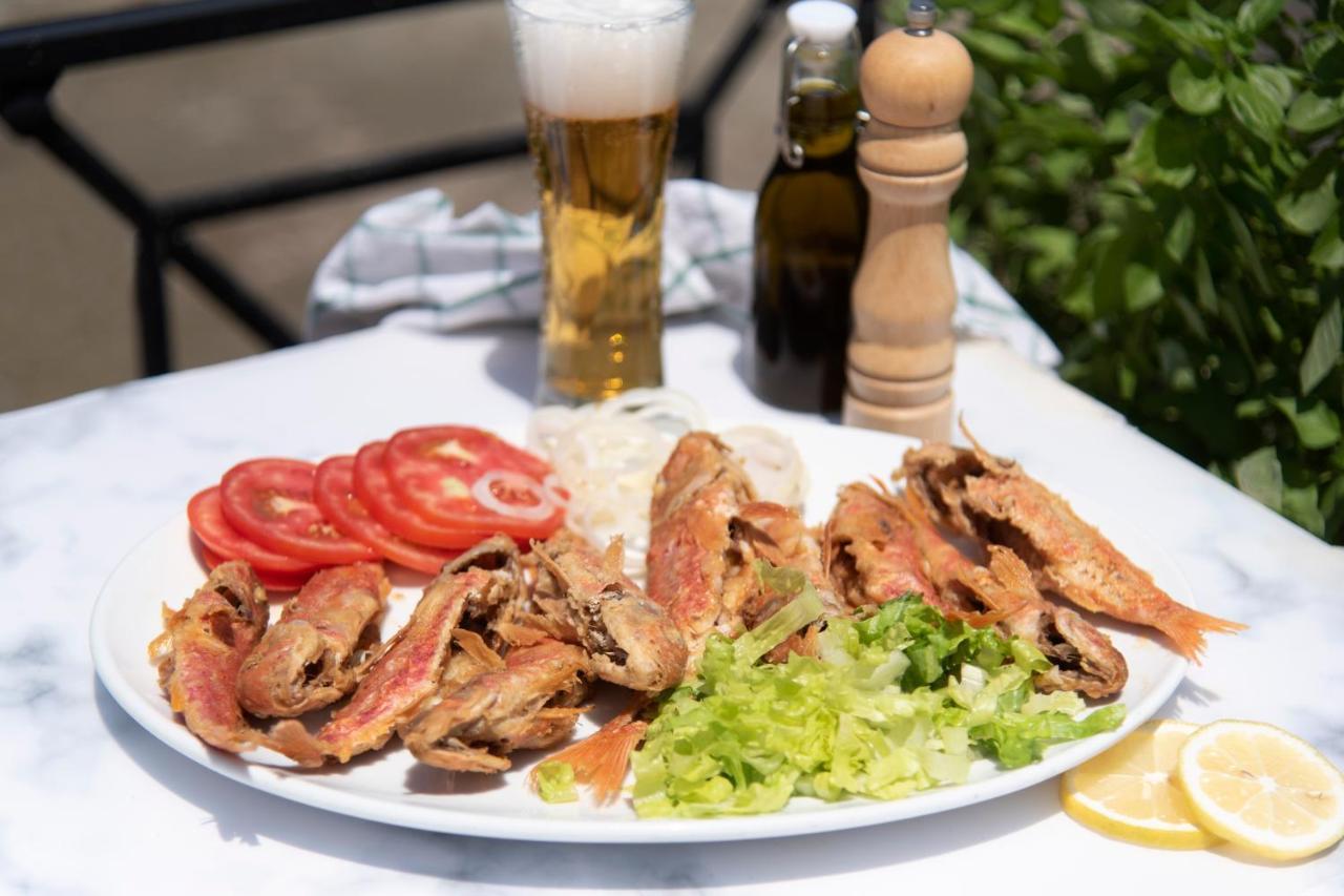 קאטו פירגוס Tylos Beach Hotel מראה חיצוני תמונה